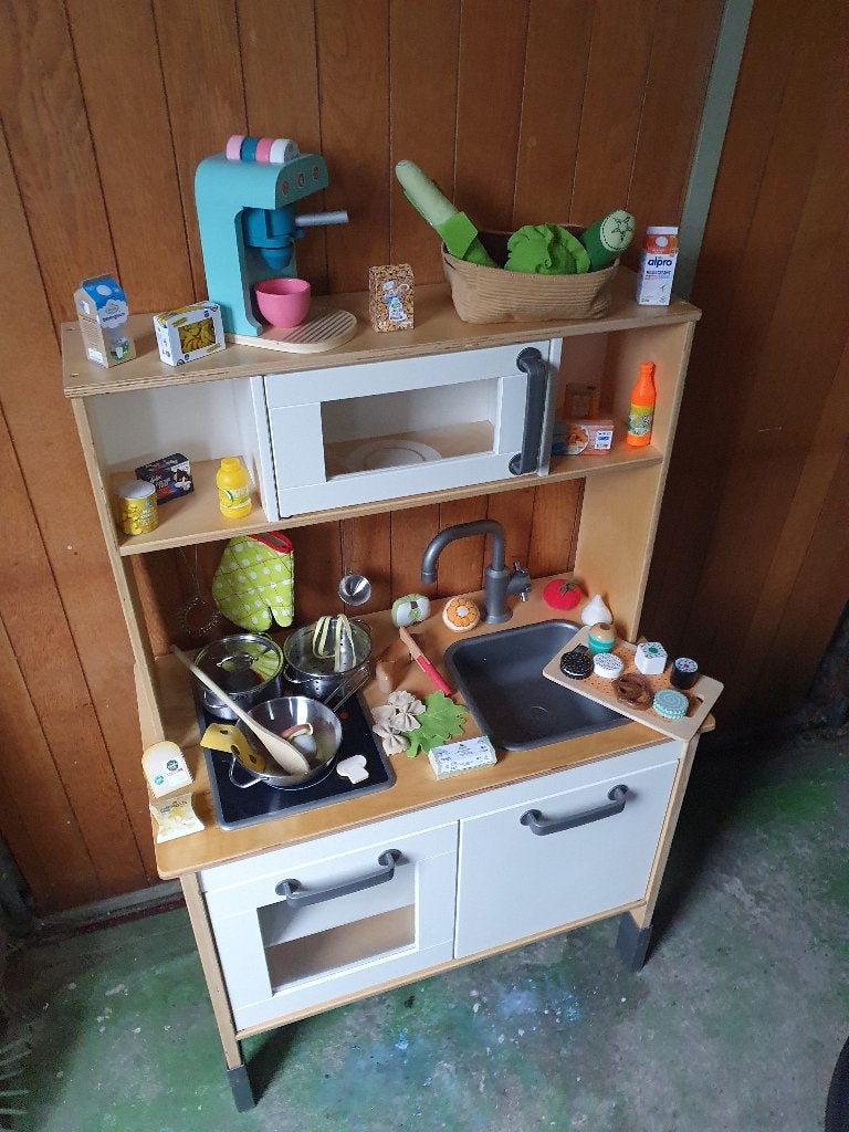 Ikea speelkeuken inkl. koffiezetter pannen, kookgerei, gebak, Ophalen, Zo goed als nieuw, Hout, Speelkeuken
