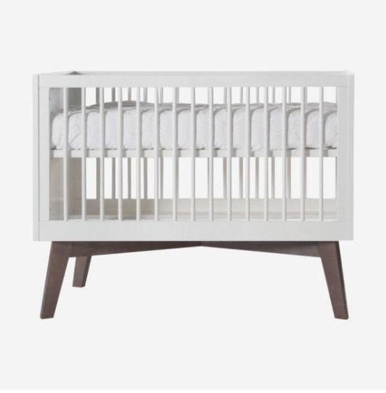 Babybed/ ledikant kidsmill sixties walnoot. Evt. incl matras, Ophalen, Gebruikt, Ledikant