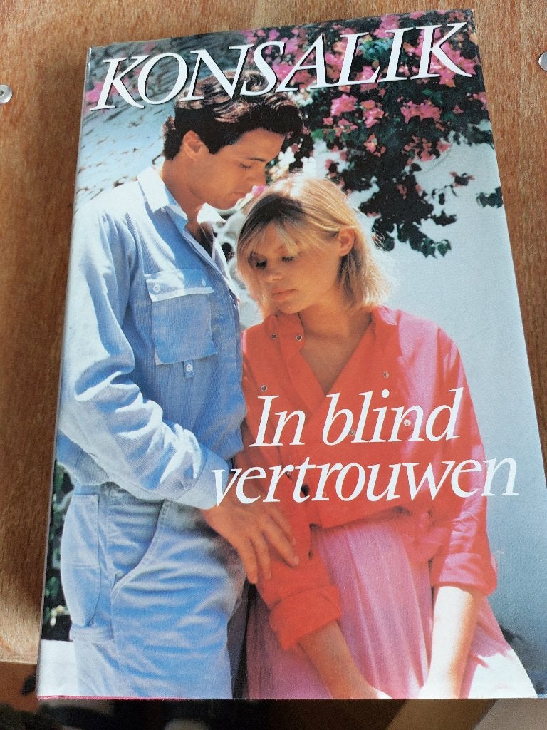 Konsalik, In blind vertrouwen, Ophalen of Verzenden, Zo goed als nieuw