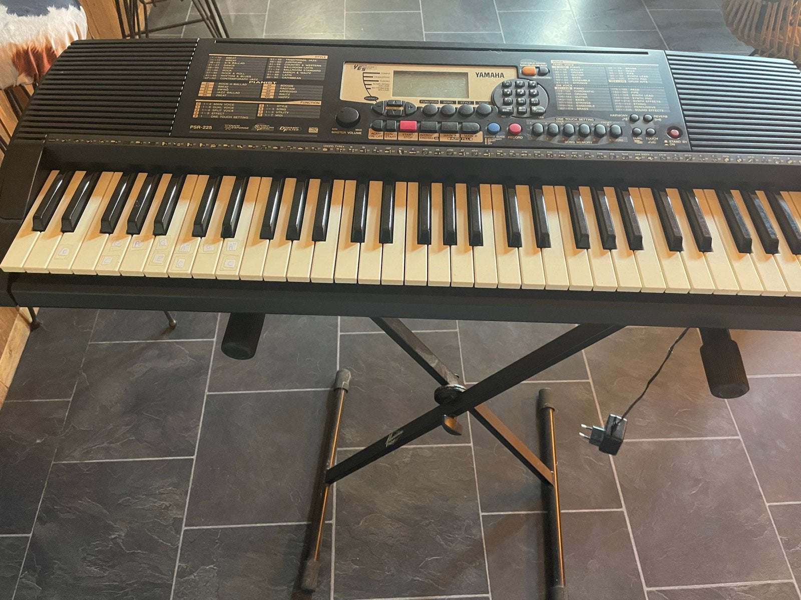 Yamaha PSR-225 Keyboard met boek en beschermhoes, Muziek en Instrumenten, Ophalen, Yamaha, Aanslaggevoelig, 61 toetsen