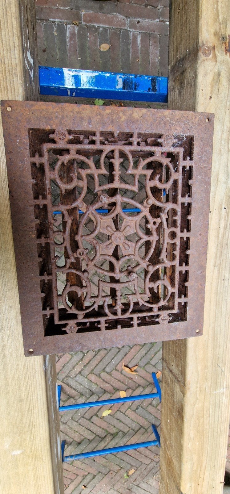 Antiek gietijzeren ventilatierooster met sierlijk patroon, Antiek en Kunst, Ophalen of Verzenden