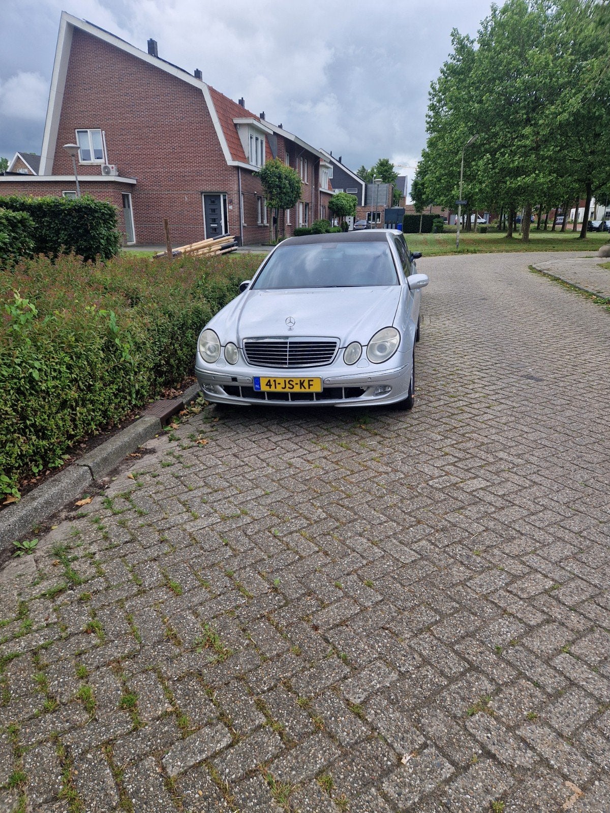 Mercedes-Benz E-Klasse 2.6 E240 Sedan AUT 2002 Grijs, Auto's, Automaat, 2597 cc, 1505 kg, Leder en Stof