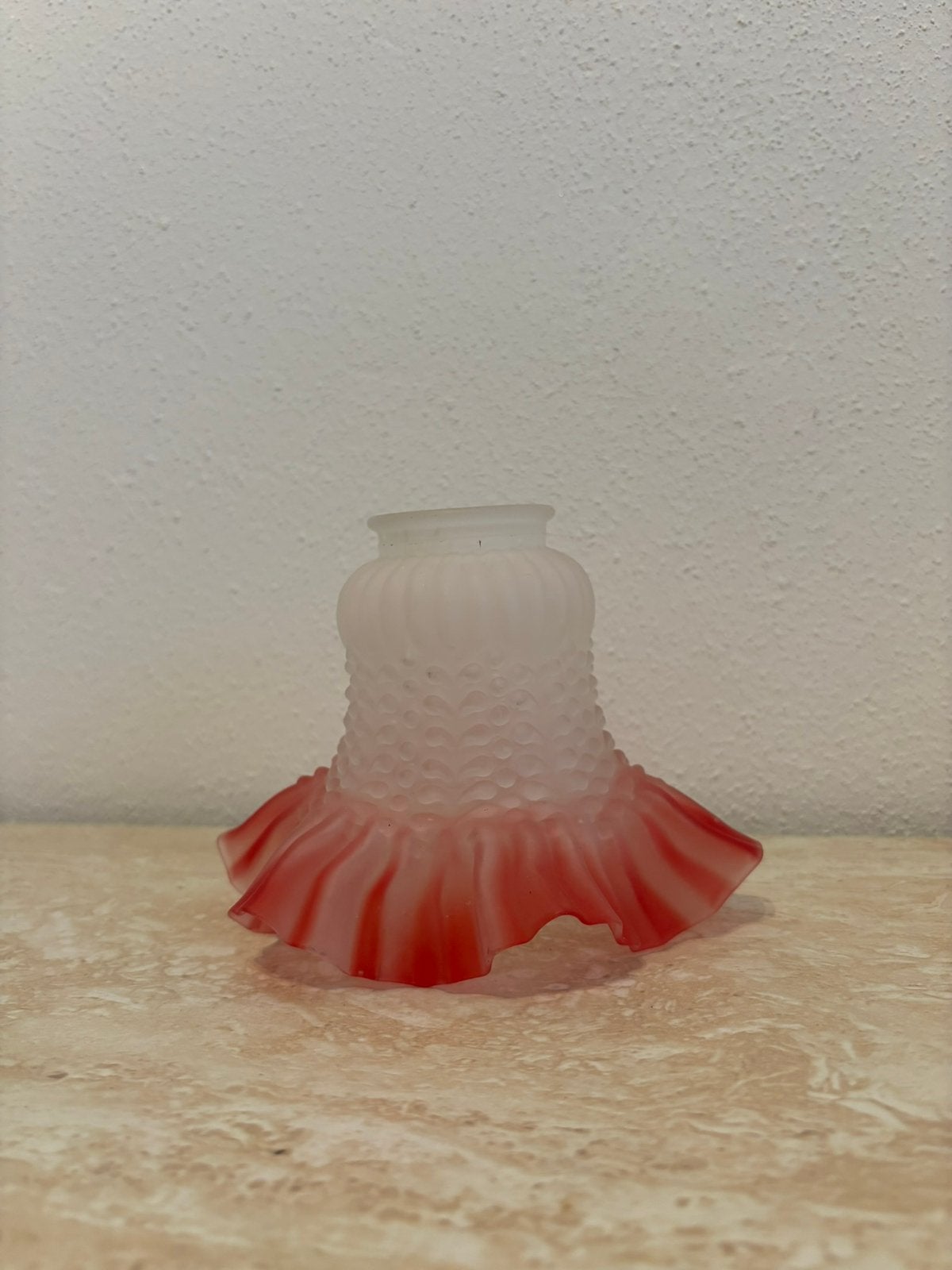 Vintage glazen lampenkap – matglas met roze rode rand, Ophalen of Verzenden, Zo goed als nieuw, Roze, Hanglamp