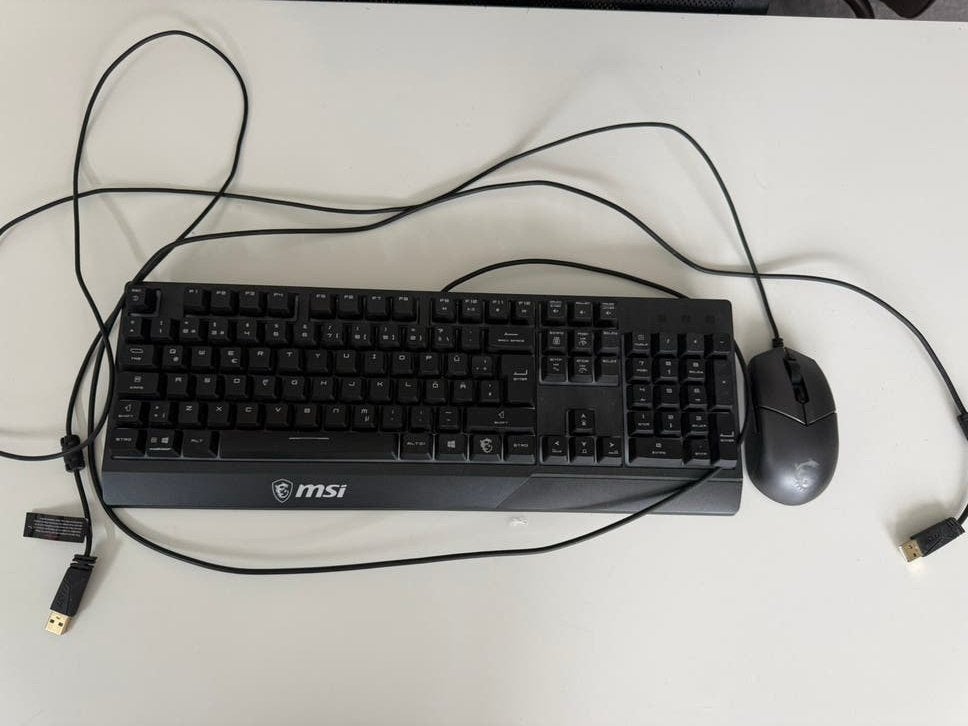 MSI toetsenbord en muis, Computers en Software, Toetsenborden, Ophalen of Verzenden, Overige indelingen, Zo goed als nieuw, Toetsenbord en muis-set