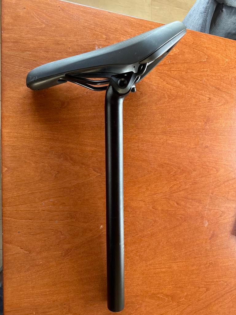 Zo goed als nieuw Vivo Unitech zadel met zadelpen (31.6mm), Ophalen of Verzenden, Nieuw, Zadel