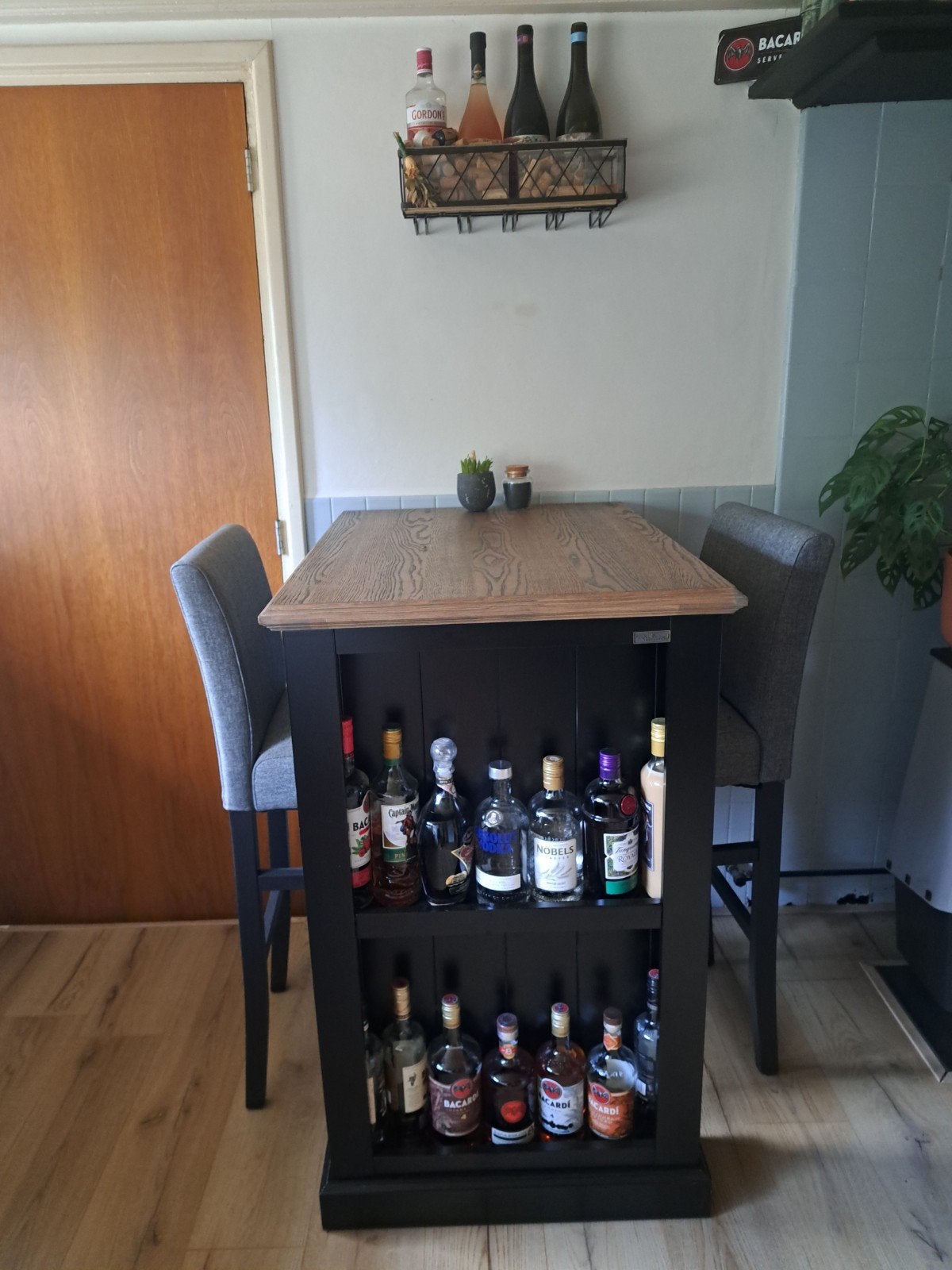Bartafel met opbergruimte, Ophalen, Zo goed als nieuw