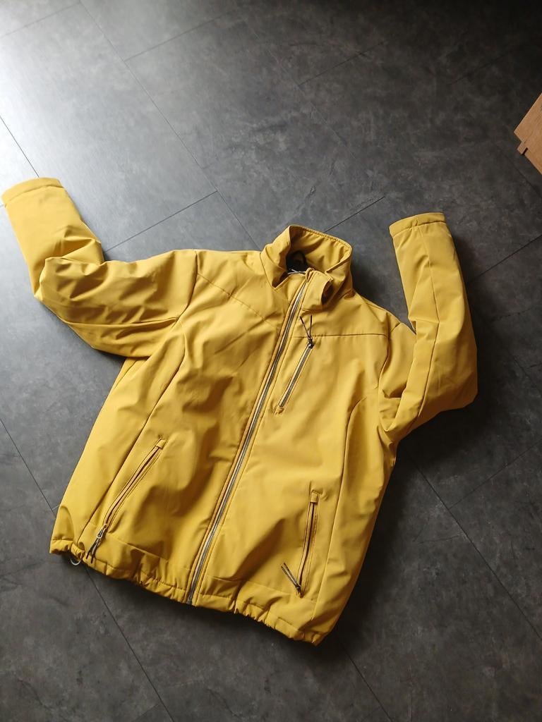 Gele winterjas met capuchon - Maat XL, Geel, Maat 46/48 (XL) of groter, Ophalen of Verzenden, Zo goed als nieuw