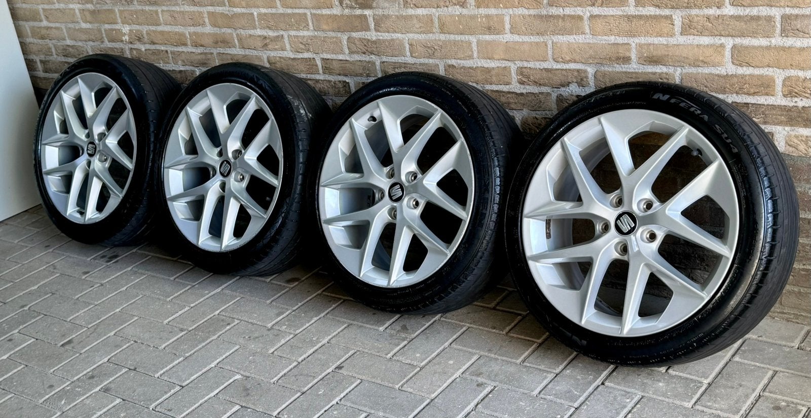 5x112 18 inch Org Seat leon FR velgen banden 225 40 18, Auto-onderdelen, Banden en Velgen, 18 inch, Gebruikt, Banden en Velgen