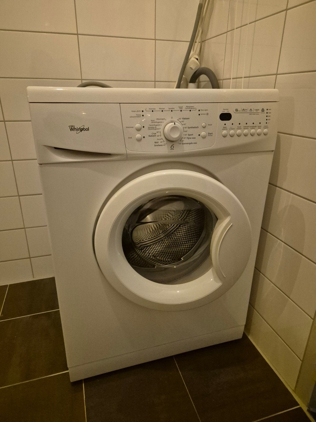 Whirlpool wasmachine - Betrouwbaar en efficiënt, Witgoed en Apparatuur, Ophalen, Gebruikt, Voorlader, Energieklasse A of zuiniger