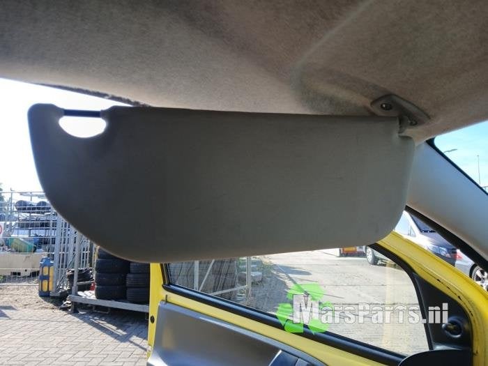 Zonneklep van een Peugeot 107, Gebruikt, -, -, Ophalen of Verzenden