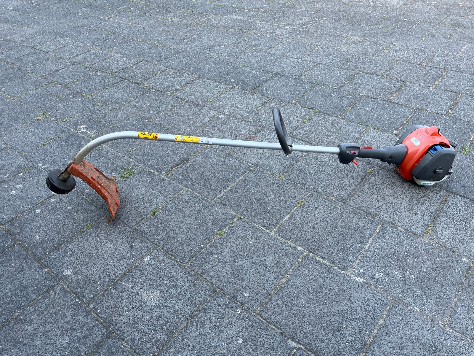 Husqvarna 122C Kantenmaaier - Zo goed als nieuw, Ophalen, Zo goed als nieuw, 30 tot 50 cm, Benzine