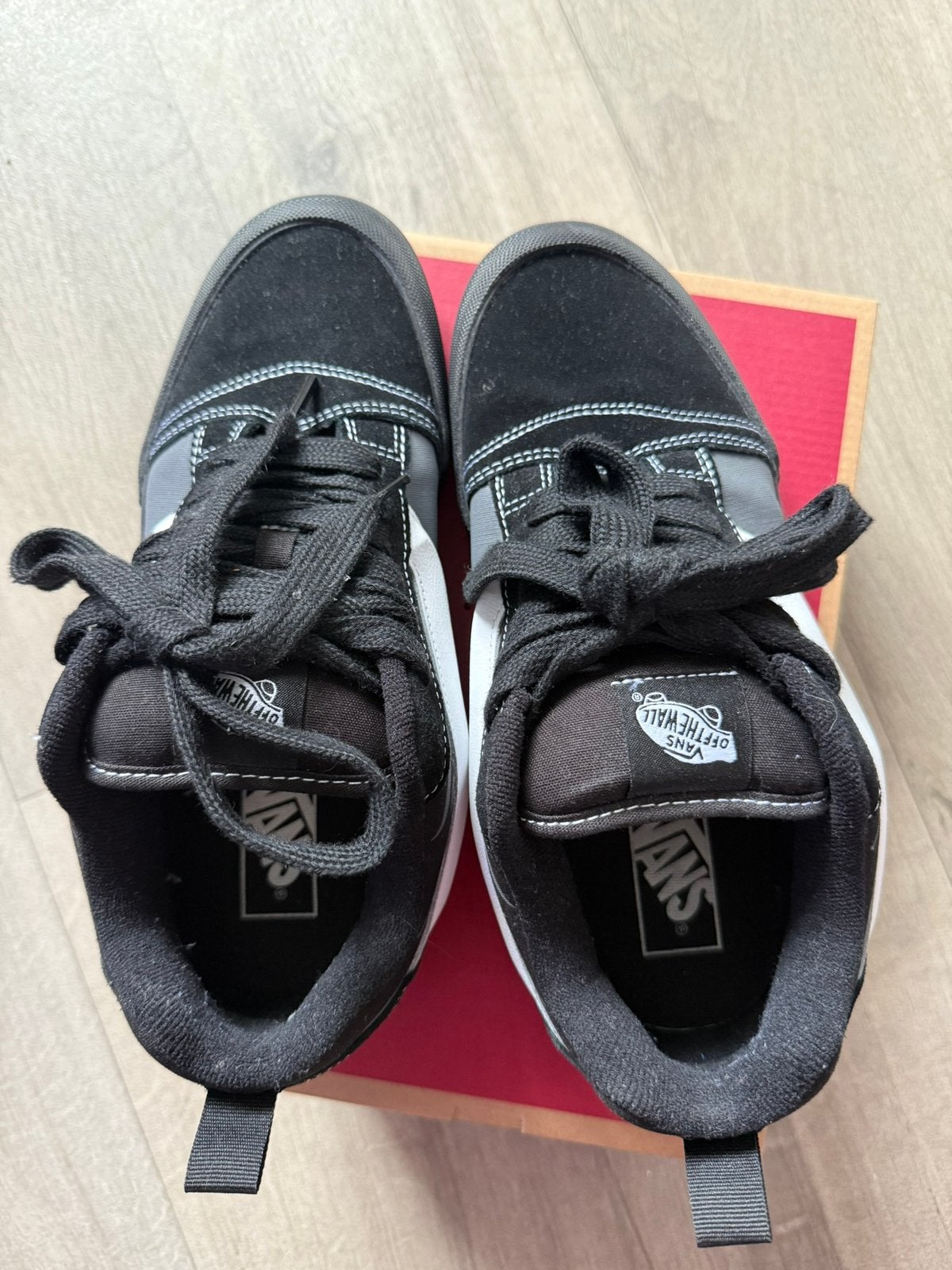 Vans Knu Skool black/flame - 40.5 maat, Ophalen of Verzenden, Zo goed als nieuw, Schoenen