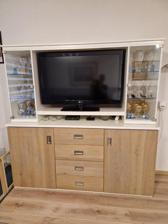 TV meubel / Vitrinekast combinatie, Ophalen, Glas, Met deur(en), Zo goed als nieuw