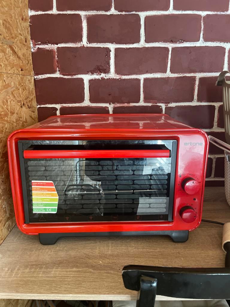 Retro Oven - Compacte en Stijlvolle Rode Mini Oven, Minder dan 45 cm, Gebruikt, Oven, Ophalen of Verzenden