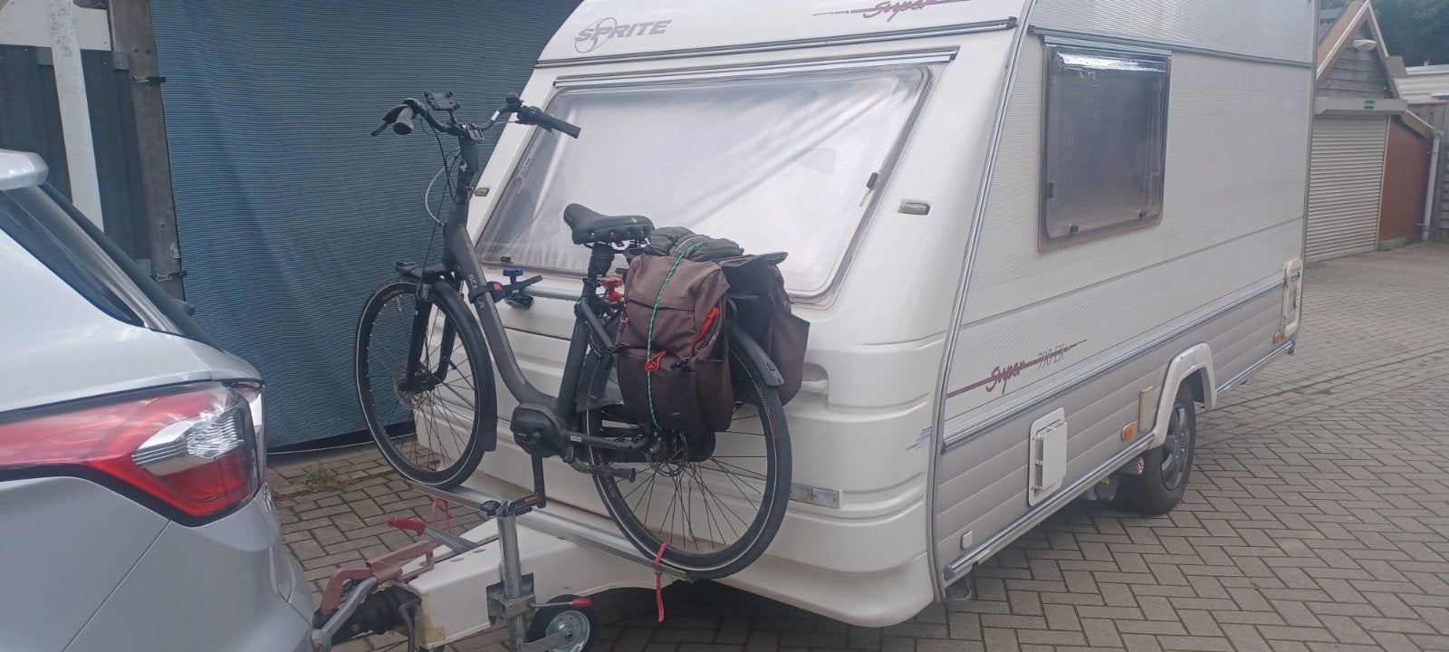 Sprite Super 390 caravan met z.g.a.n. voortent en mover, Particulier