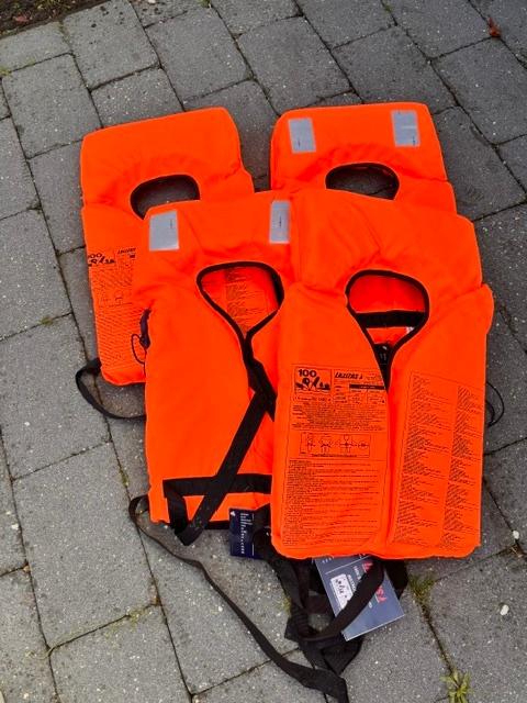 4 Reddingsvesten 100N & 150N nooit gebruikt, Watersport en Boten, Nieuw, Ophalen of Verzenden, Dame of Heer, Lalizas