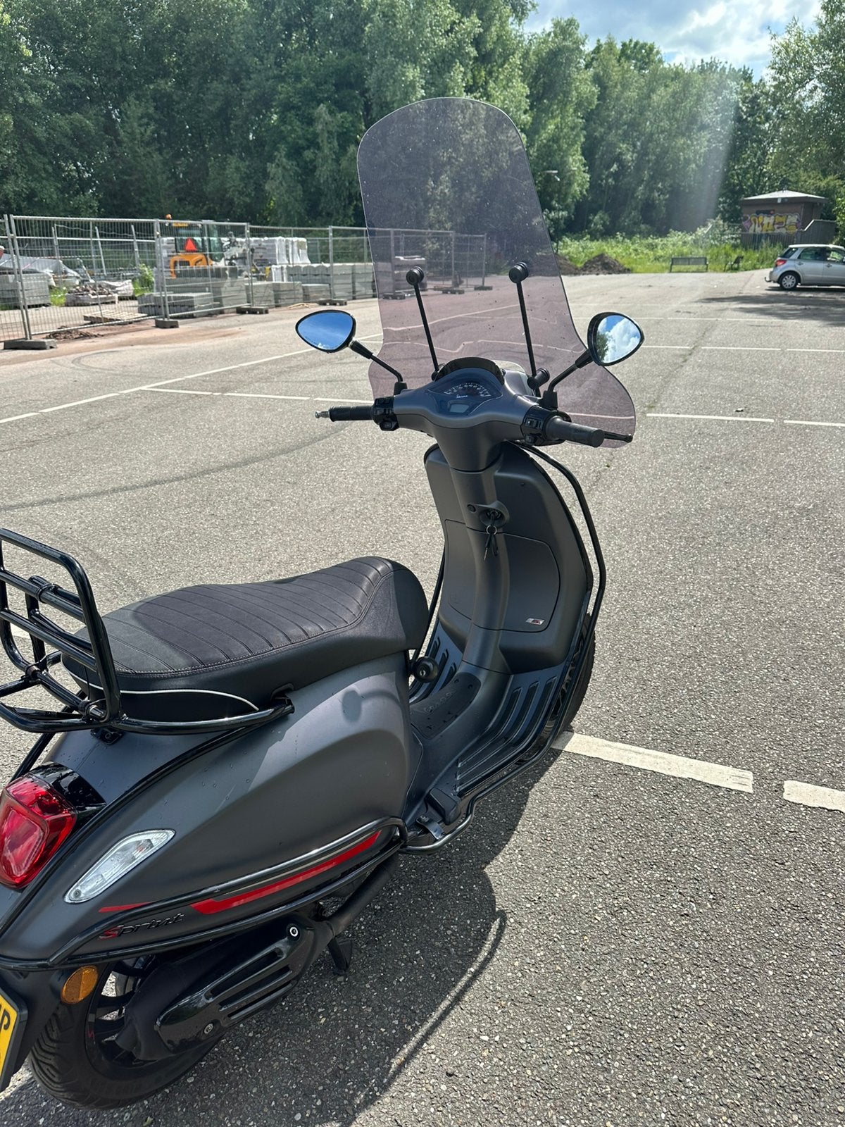 Vespa sprint 2022 50 jaar editie met alarm, Ophalen, Maximaal 45 km/u, Zo goed als nieuw, Benzine