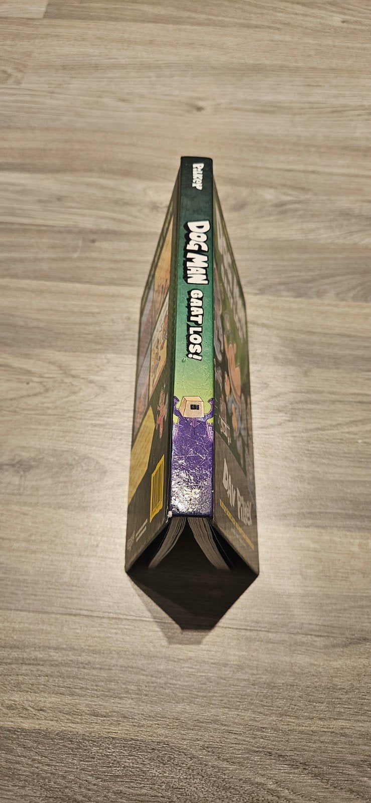 Dog Man Gaat Los! - Dav Pilkey (Zo goed als nieuw), Boeken, Ophalen of Verzenden, Zo goed als nieuw, Fictie algemeen