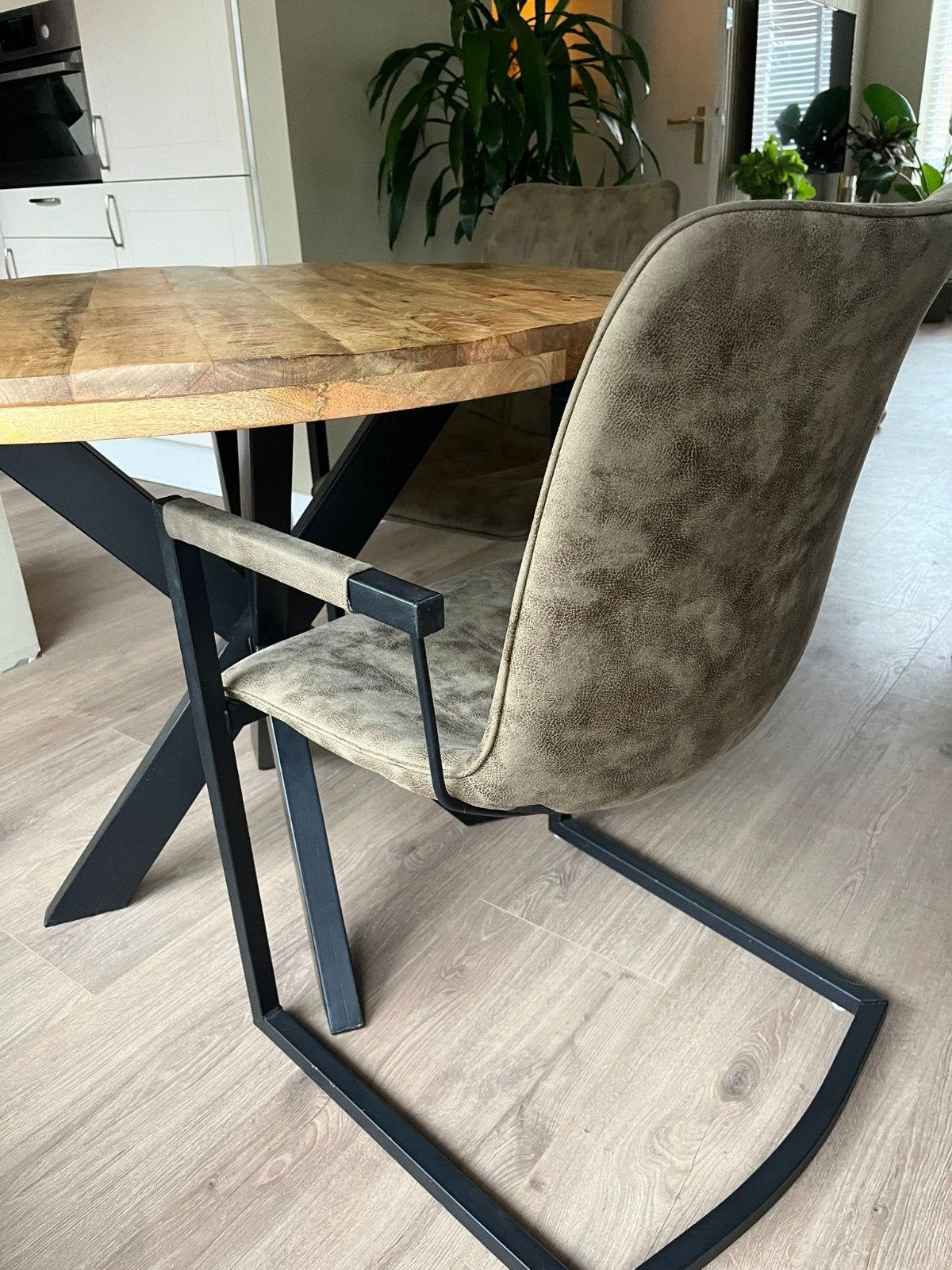 2 Groene eetkamerstoelen met armleuning, Ophalen, Gebruikt, Twee, Overige kleuren
