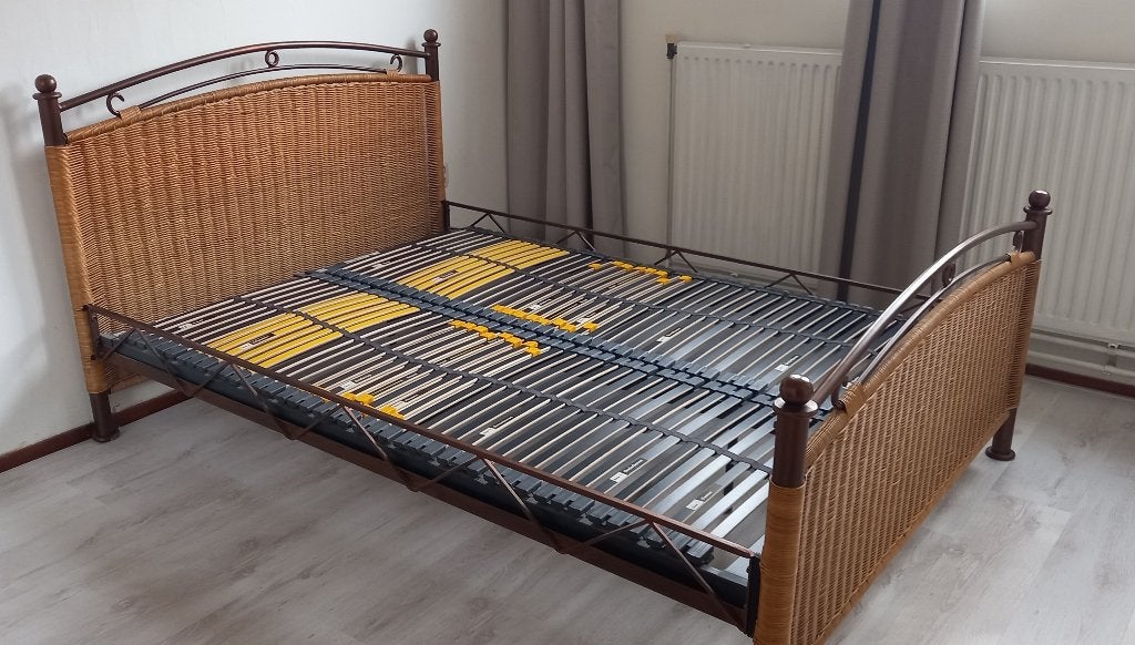 2 persoonsbed 140 x 200, Ophalen, Gebruikt, Bruin, Tweepersoons
