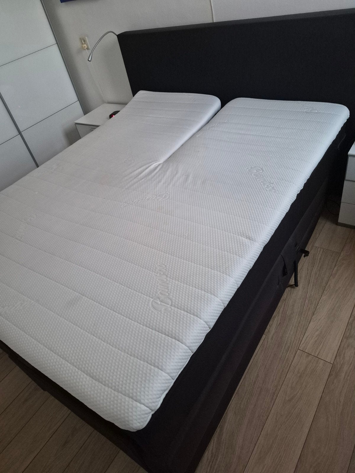 Tweepersoons boxspring met electtisch verstelbare lattenbode, Ophalen, Verstelbaar, Zwart, Tweepersoons