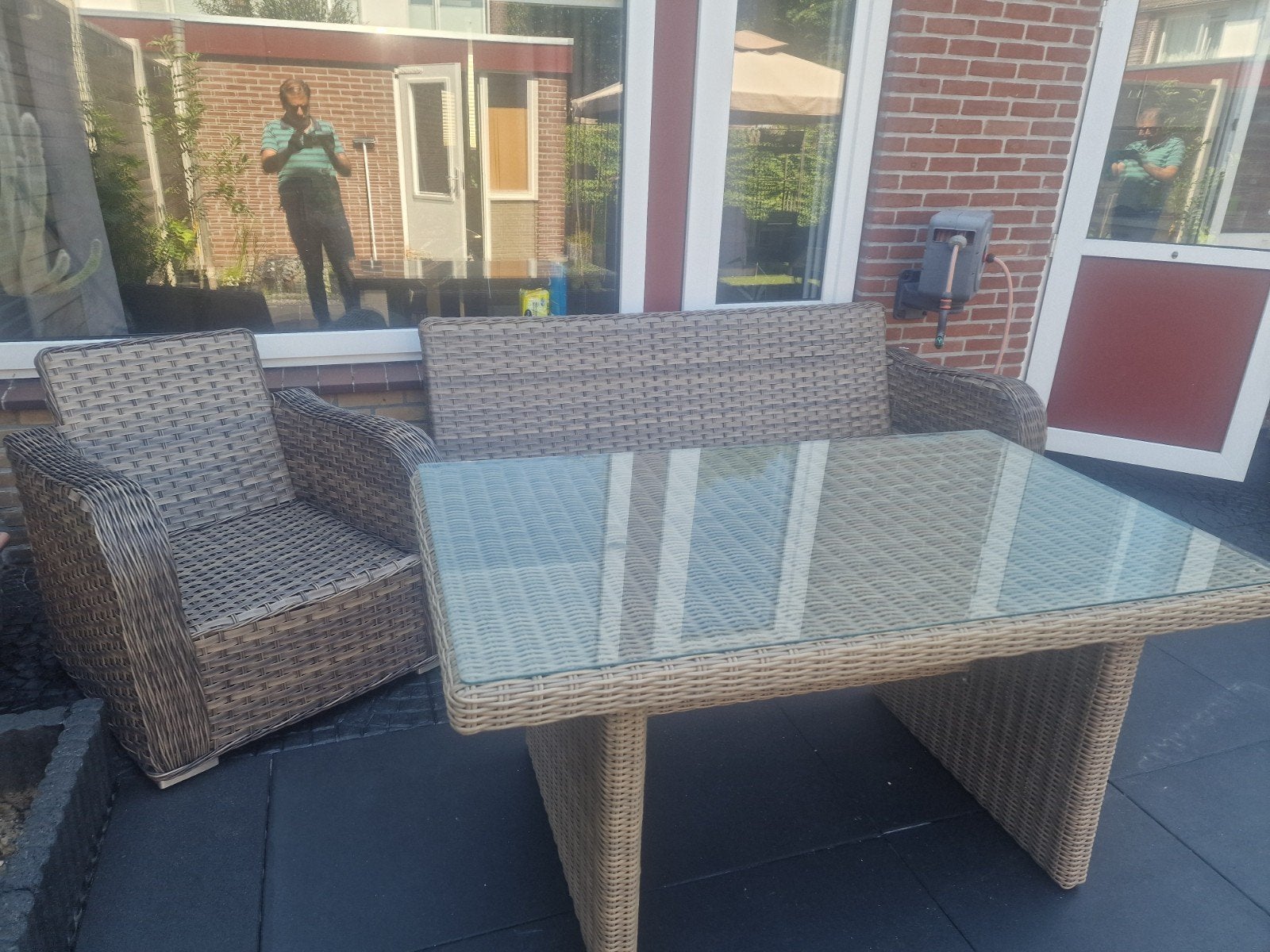 Wicker Loungeset met Glazen Tafel en Kussens, 4 zitplaatsen, Gebruikt, Bank, Ophalen of Verzenden
