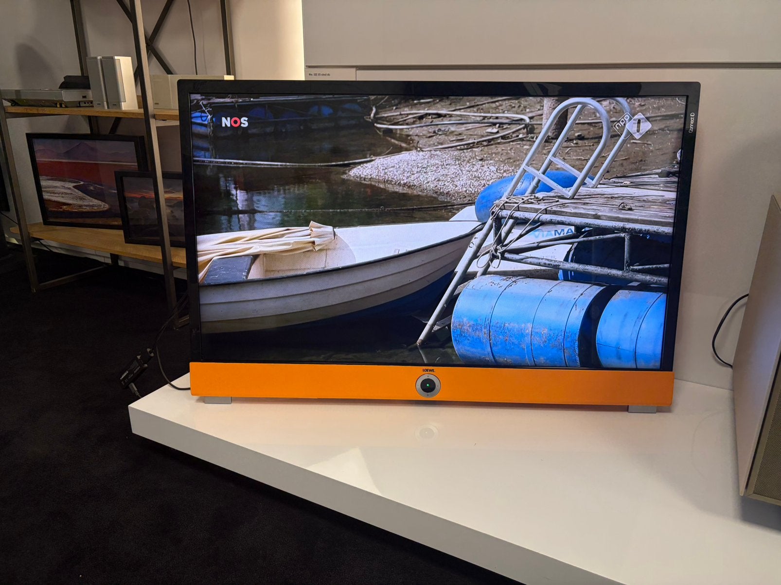 LOEWE Connect 40 tv in een unieke kleur., Audio, Tv en Foto, Televisies, 50 Hz, Zo goed als nieuw, 100 cm of meer, Ophalen