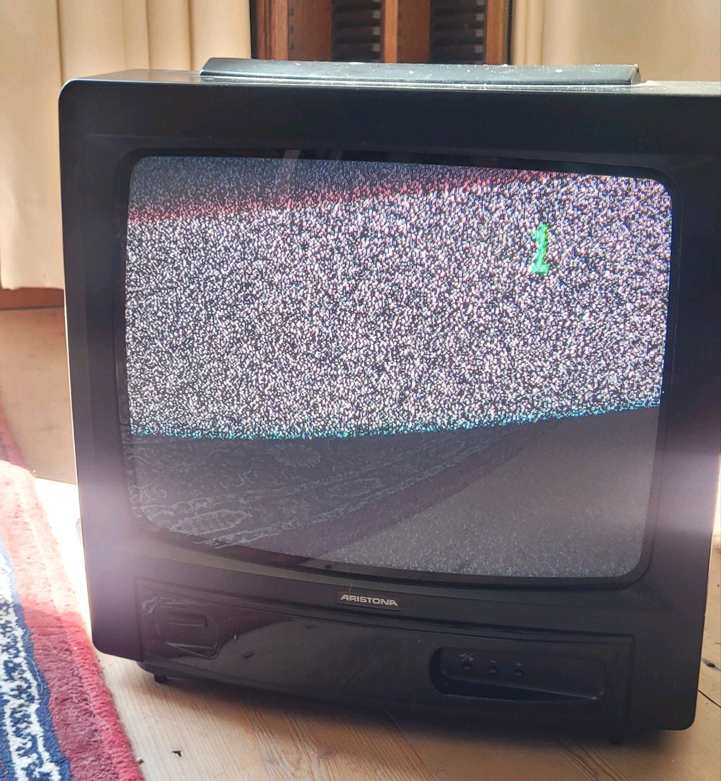 Aristona 14" CRT TV met antenne aansluiting, Ophalen, Aristona