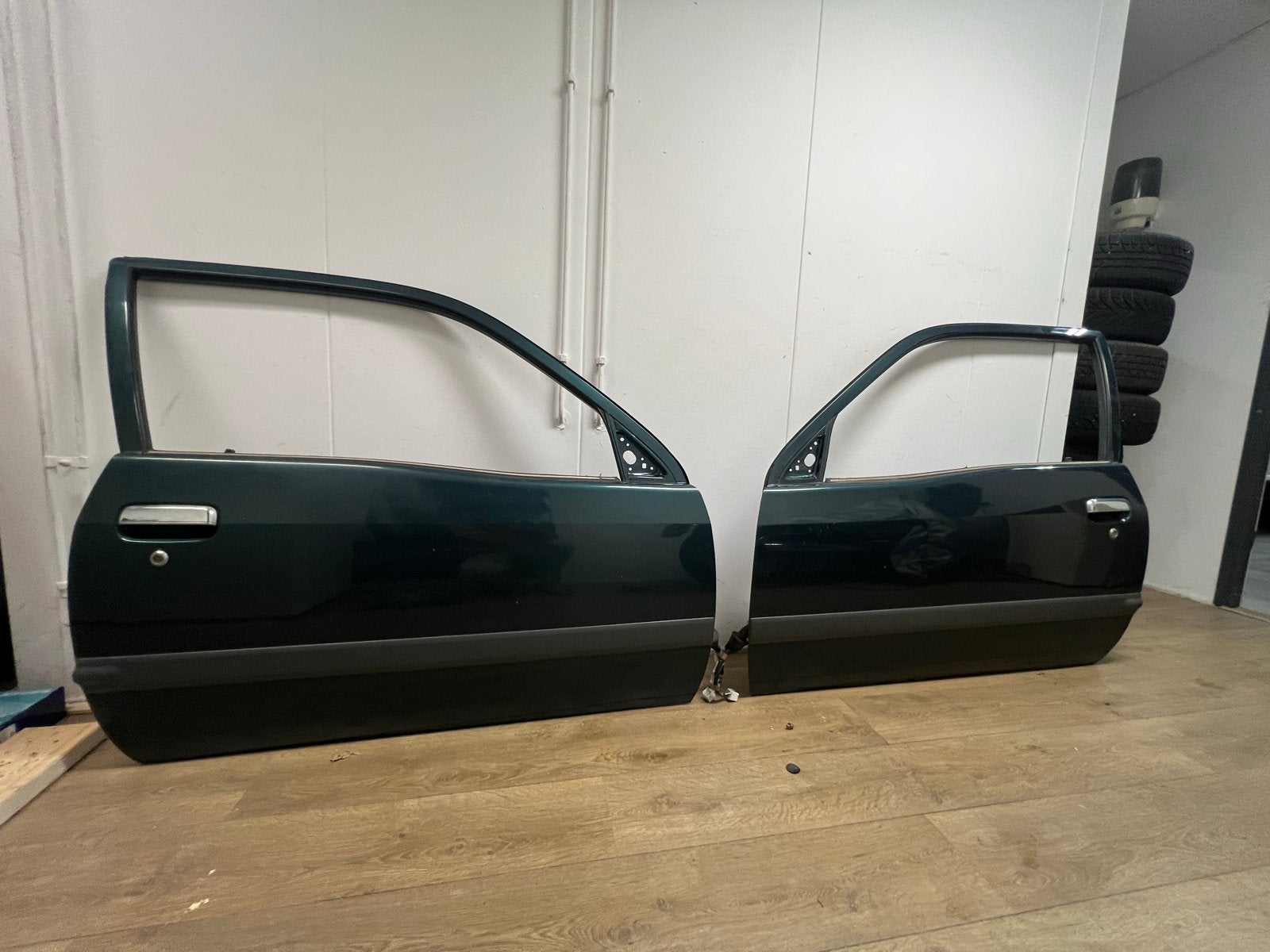 Portieren Toyota Starlet P9 links & rechts, Ophalen, Gebruikt, Deur, Links