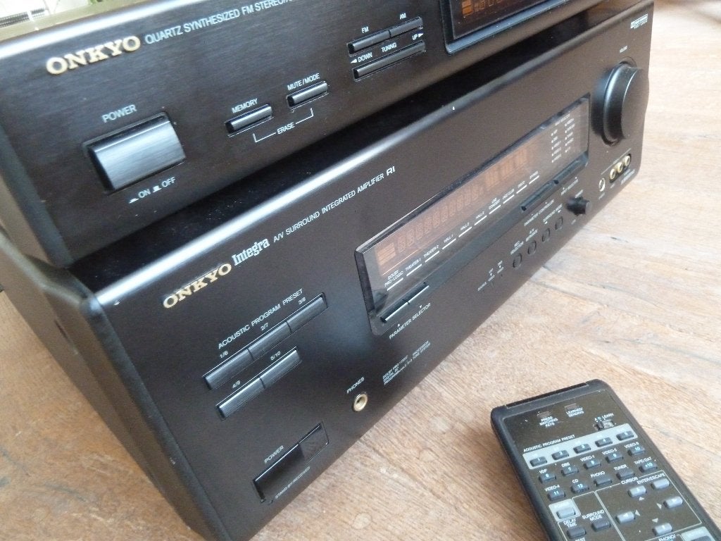 High End Versterker ONKYO Integra A-SV810-PRO + AM/FM Tuner, Ophalen of Verzenden, Zo goed als nieuw, 120 watt of meer, Onkyo