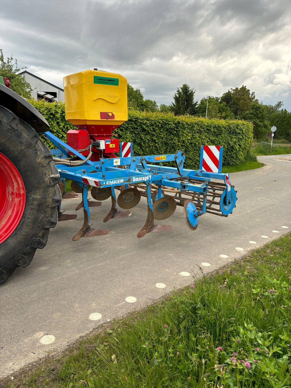 Lemken Smaragd 7/300 met elektrisch zaaimachine, Ophalen, Grondbewerking