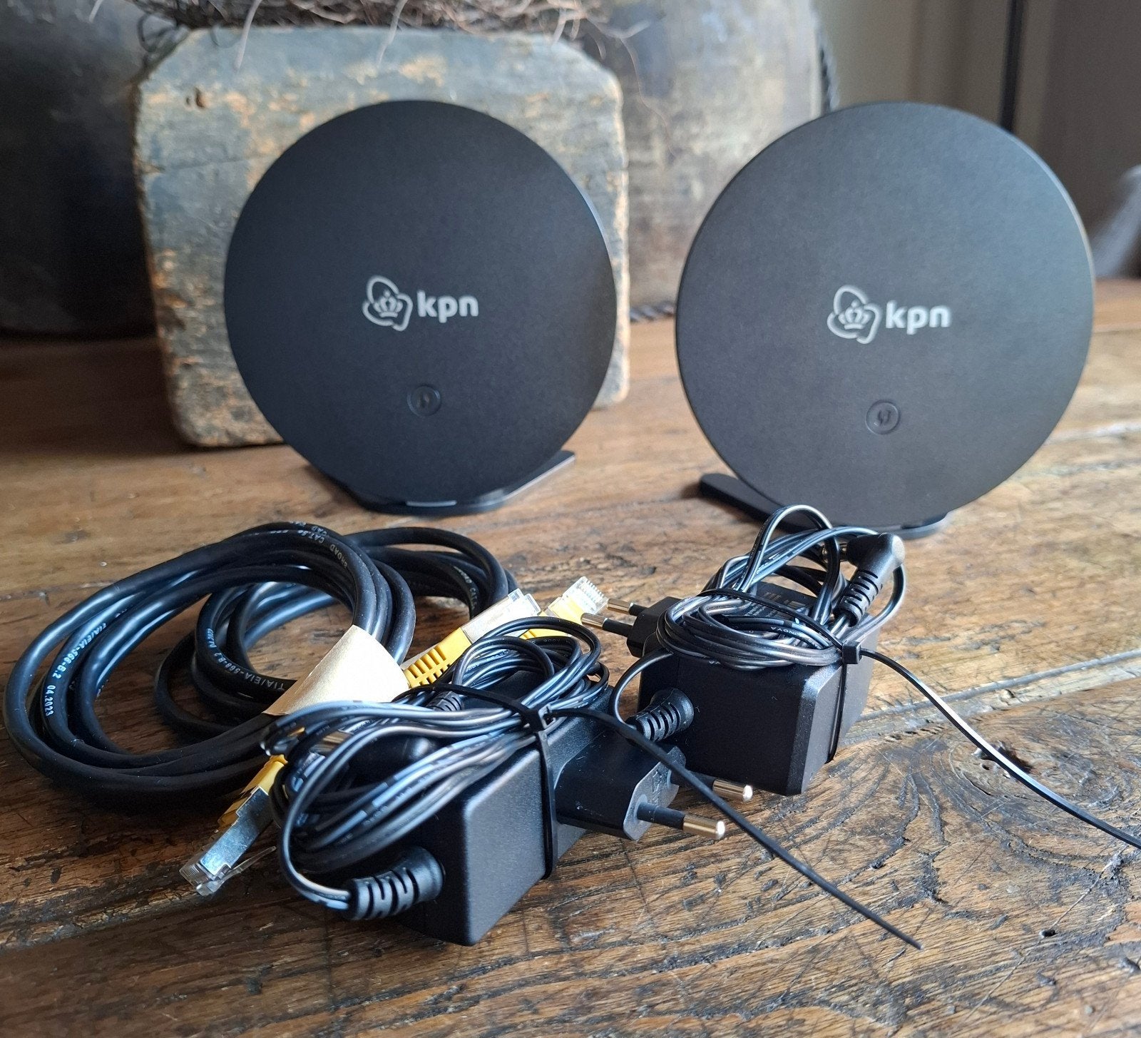 2 KPN Super wifipunten versterker 2.0 & adapter & voetsteun, Ophalen of Verzenden, Zo goed als nieuw, KPN Super WiFi versterker
