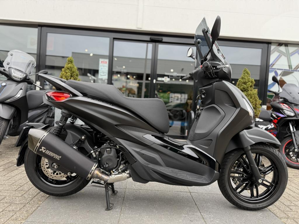 Piaggio Beverly 400 HPE Sport DeepBlack, Niet ingevuld, 400 cc, Scooter, Bedrijf