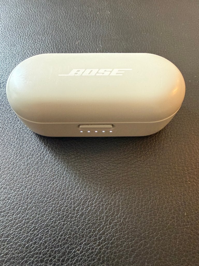 Bose Sport 427929 Gray Charging case, Gebruikt, Bose, Ophalen of Verzenden, Grijs