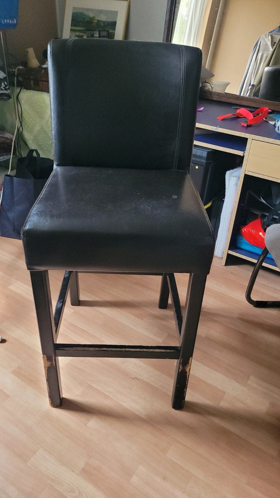 Zwarte barkruk met rugleuning - Gebruikt