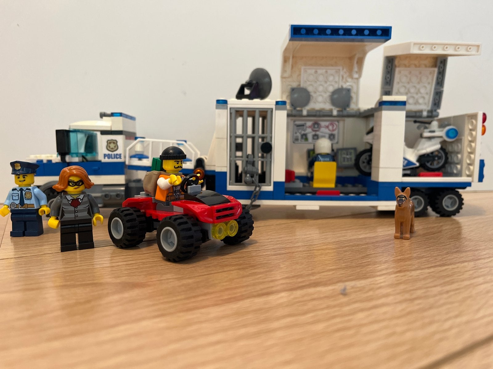 LEGO City Mobiele Commandocentrale 60139, Ophalen of Verzenden, Zo goed als nieuw, Overige merken