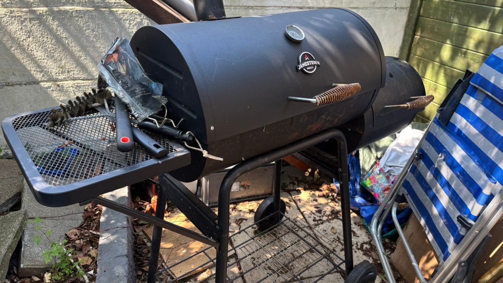 Jamestown Bbq en smoker in een!, Ophalen, Zo goed als nieuw