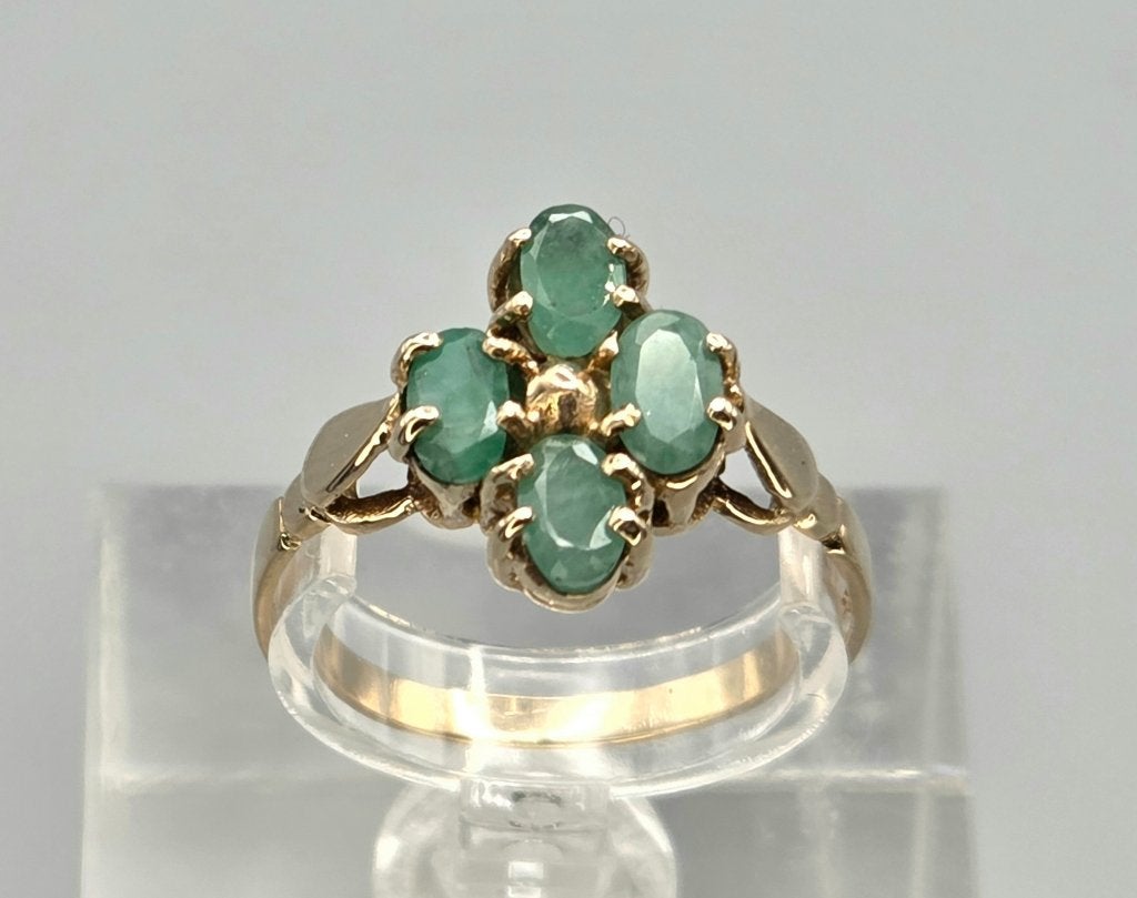 Gouden Vintage ring met edelsteen smaragd. 2026/386