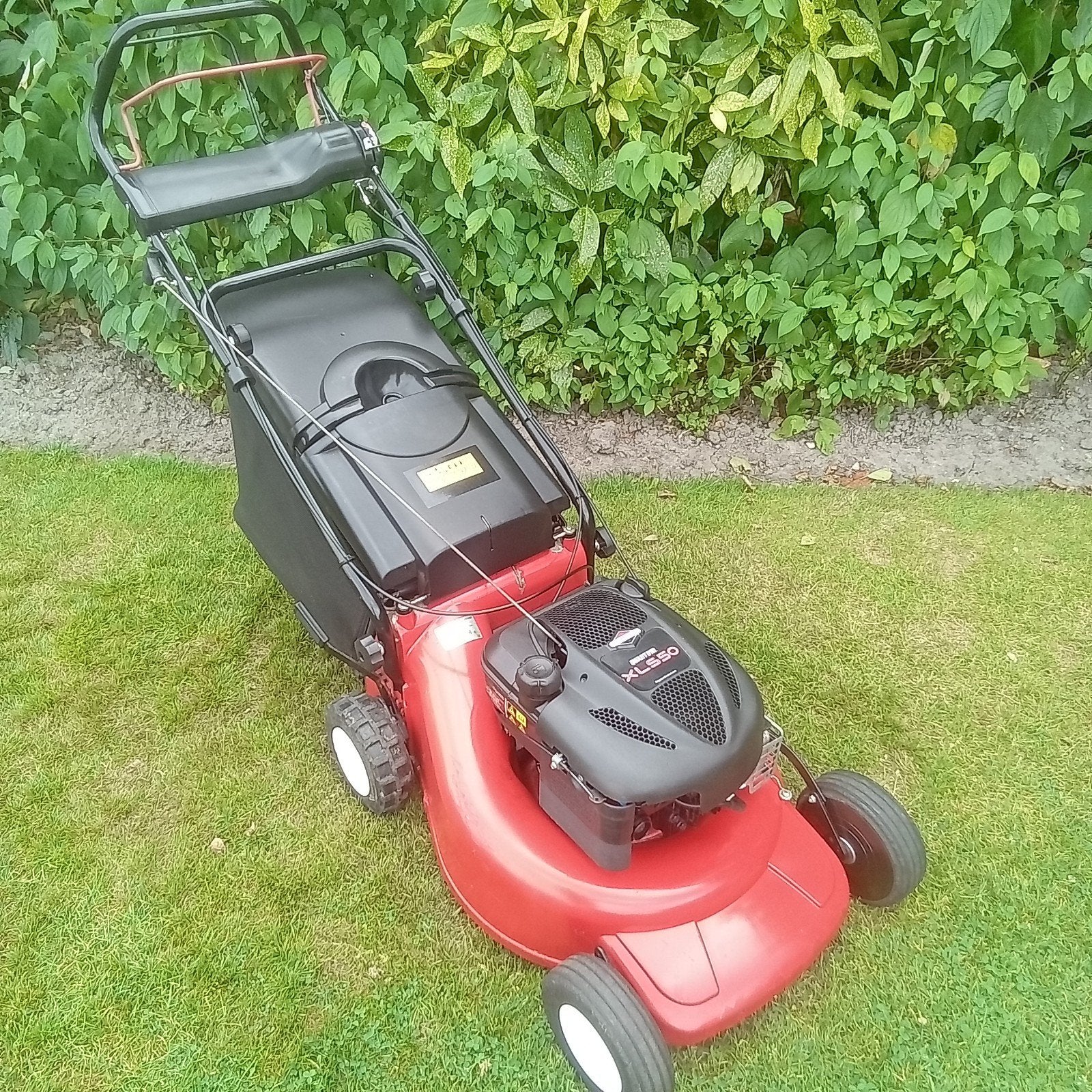 mooie grasmaaier zelfrijdend benzine maaier, Ophalen, Cirkelmaaier, Gebruikt, Sandri Garden
