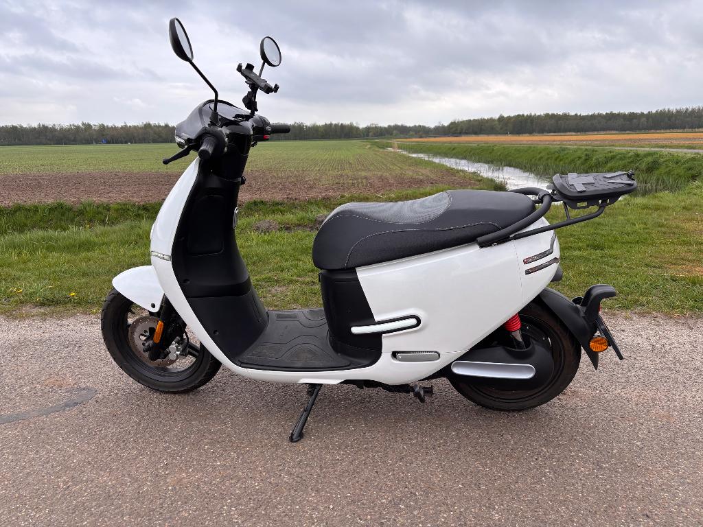 Horwin Ek1, Ophalen, Maximaal 45 km/u, Elektrisch, Zo goed als nieuw