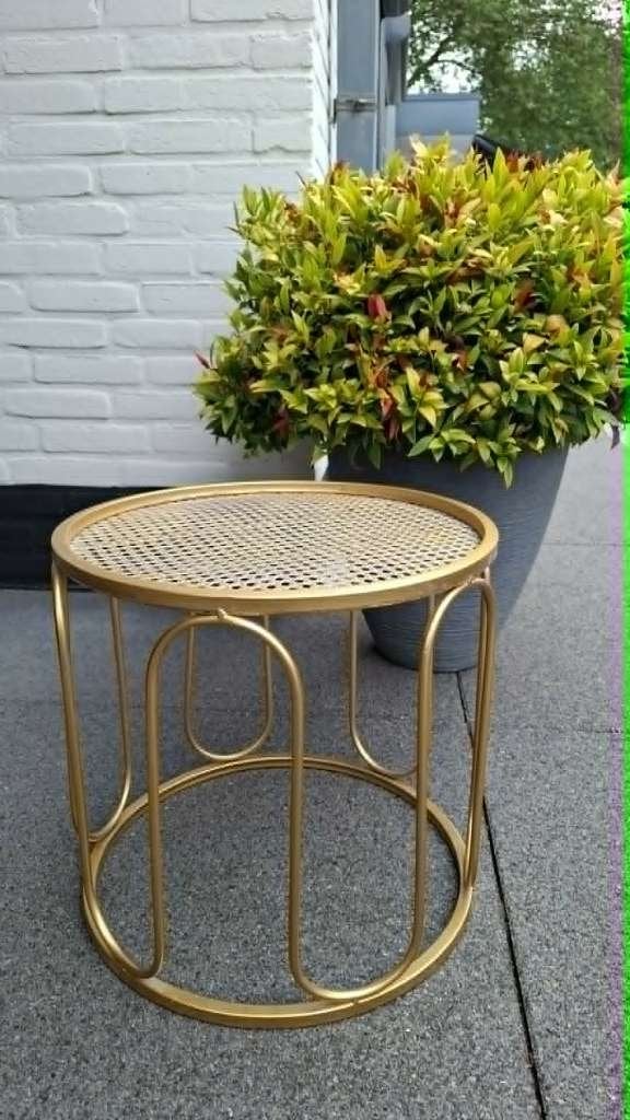 Trendy Wave goudkleurige ronde bijzet site tafel SALE, Metaal of Aluminium, Ue, Rond, Nieuw