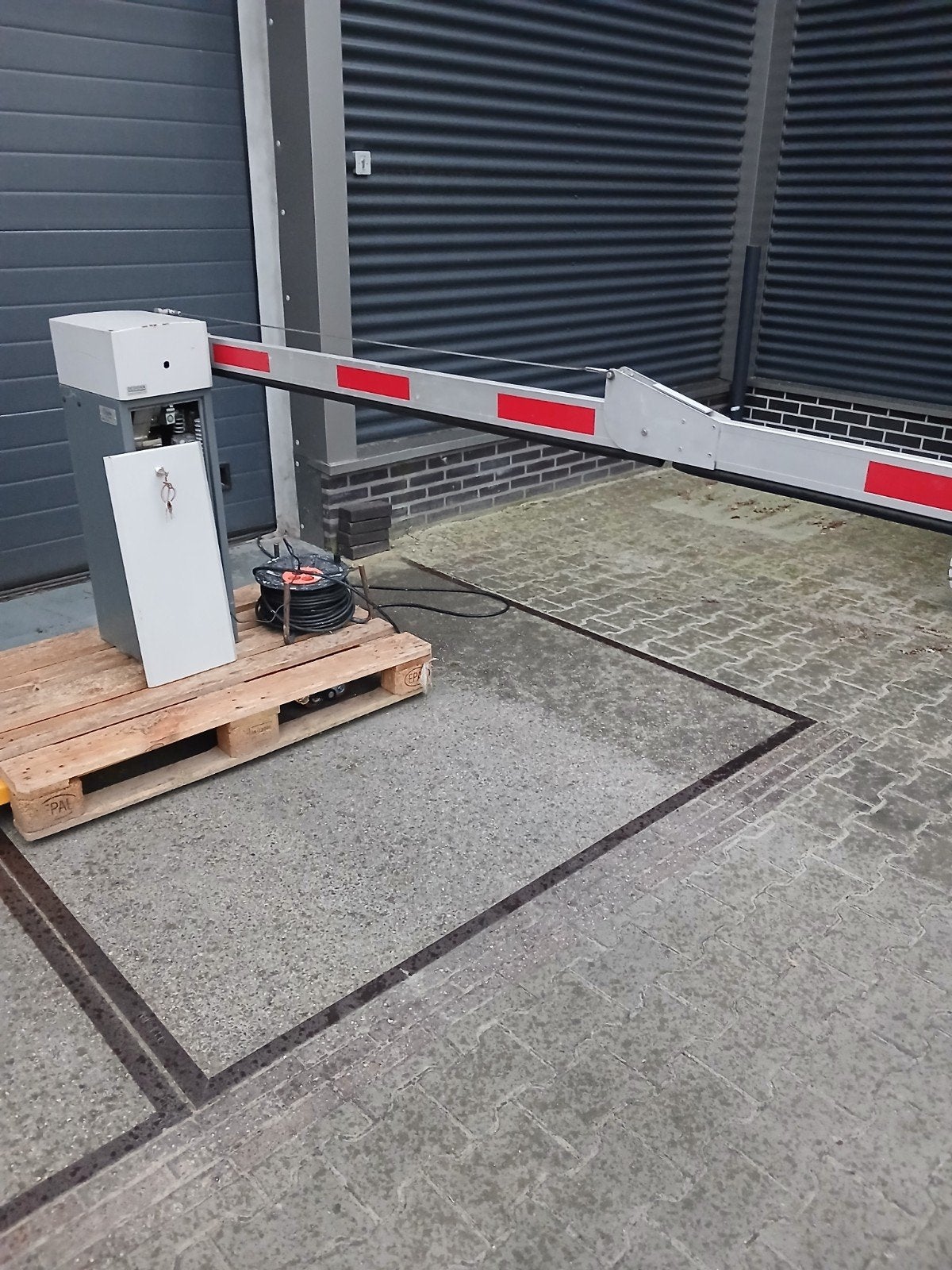 Slagboom 220v. werkend te zien met aansluitschema, Ophalen, Gebruikt, Minder dan 3 meter, Aluminium