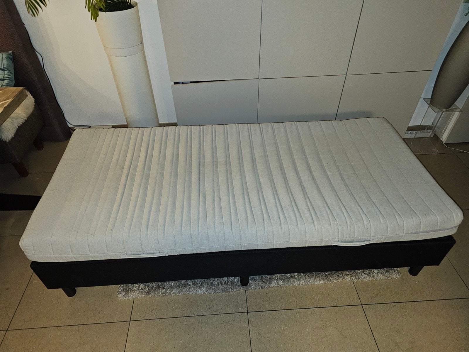 Eenpersoonsbed met matras, zwarte boxspring, Huis en Inrichting, Slaapkamer | Bedden, Gebruikt, 90 cm, Eenpersoons, Zwart