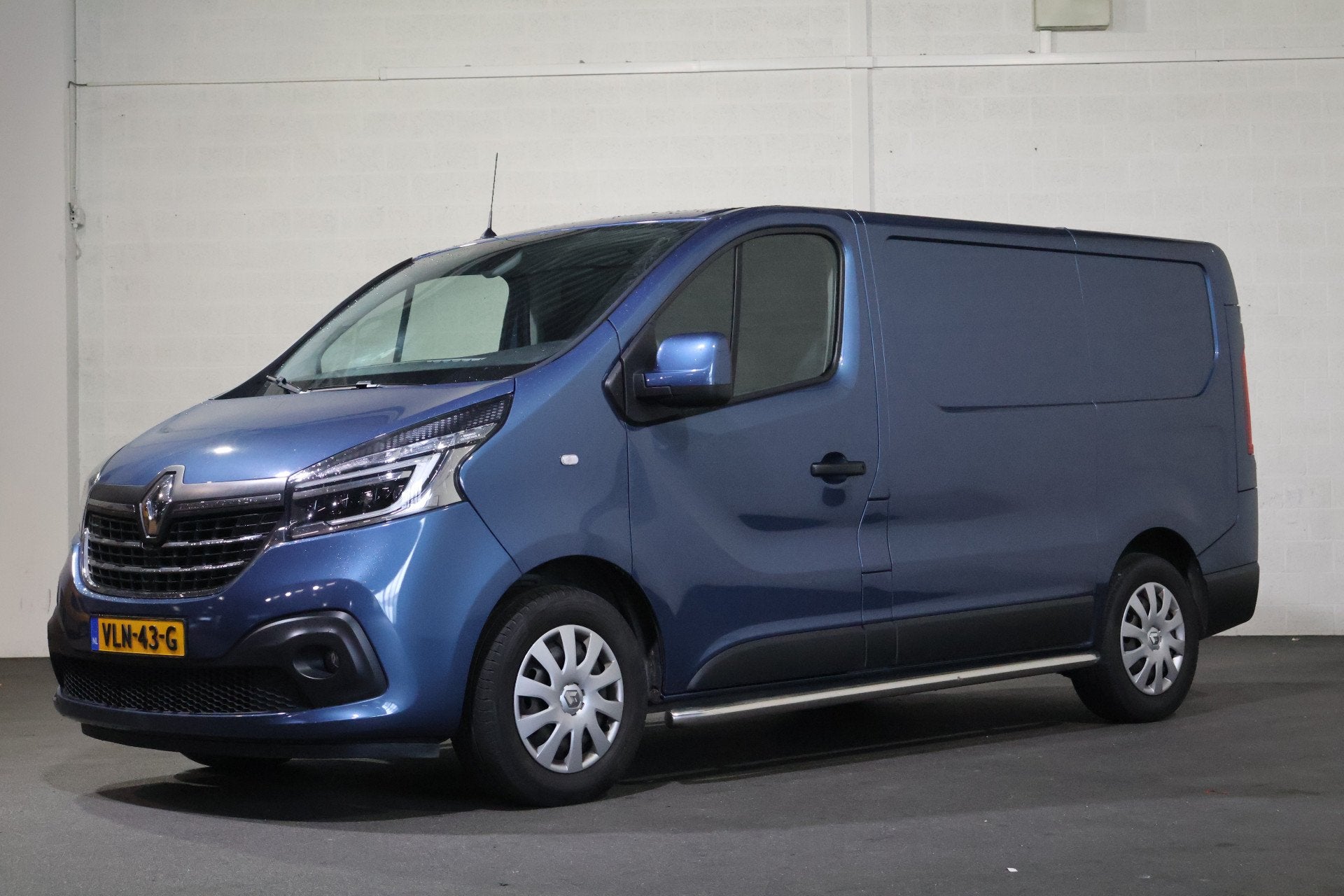 Renault Trafic 2.0 dCi 145pk L1 H1 Automaat (bj 2021), Auto's, Stof, Gebruikt, Euro 6, 4 cilinders