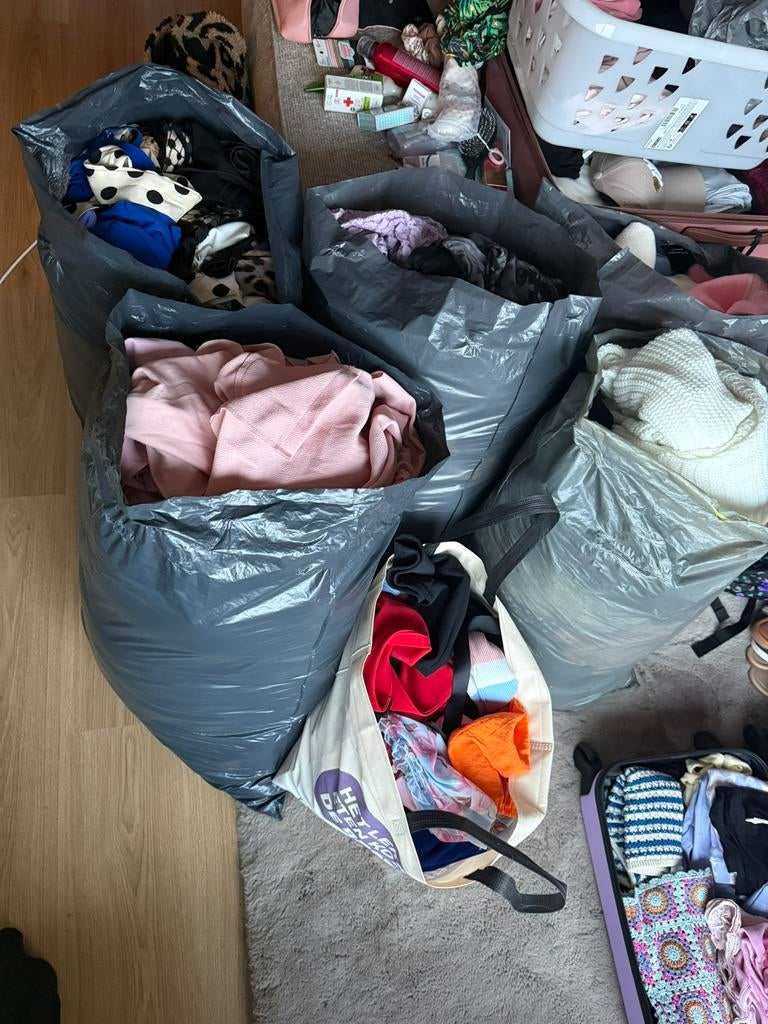 6 vuilniszakken vol dames kleding maat S/36, Ophalen, Zo goed als nieuw, Maat 36 (S)