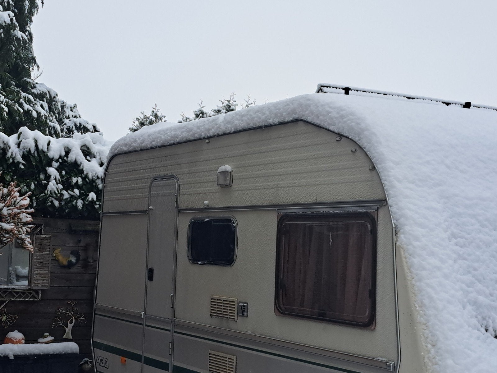 Chateau chiara 430 1989, Caravans en Kamperen, Caravans, Rondzit, Particulier, Tot en met 4, Vast bed