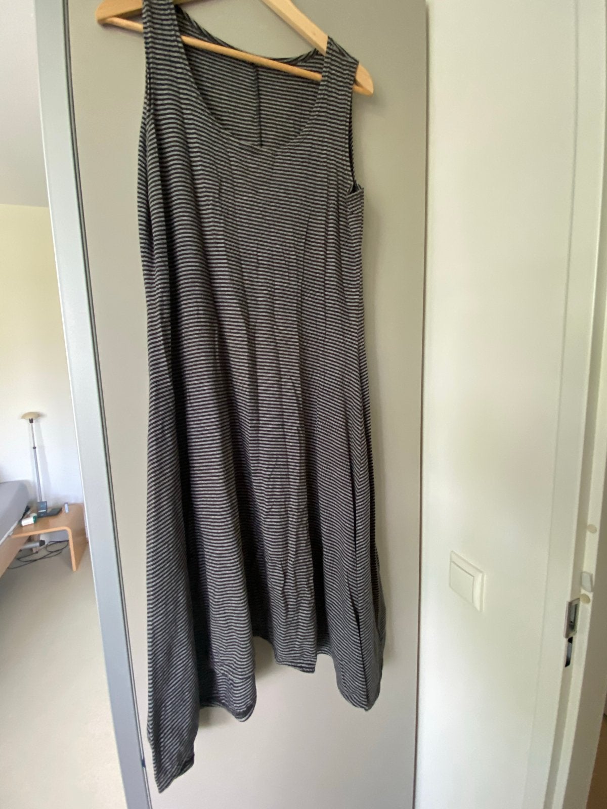 Boris lange jurk tot de enkel, maat 38/40, Kleding | Dames, Maat 38/40 (M), Ophalen of Verzenden, Grijs, Gedragen