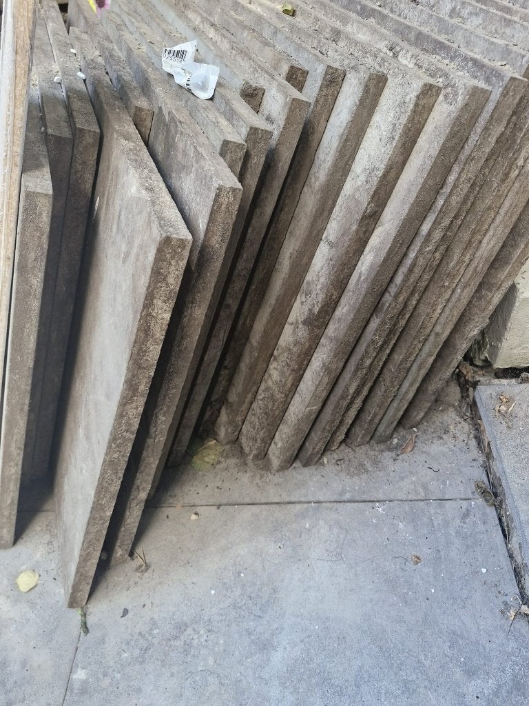 19 Grey Garden Tiles 60 x 60 (up to 27), Ophalen, 30 cm of meer, Steen of Klei, 50 tot 150 cm