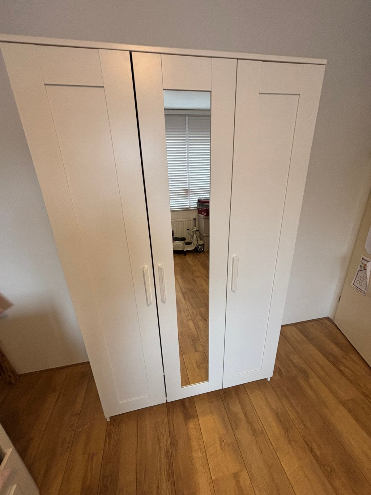 IKEA BRIMNES kledingkast wit met spiegel – 117 x 50 x 191 cm, Ophalen, 100 tot 150 cm, Zo goed als nieuw, 150 tot 200 cm