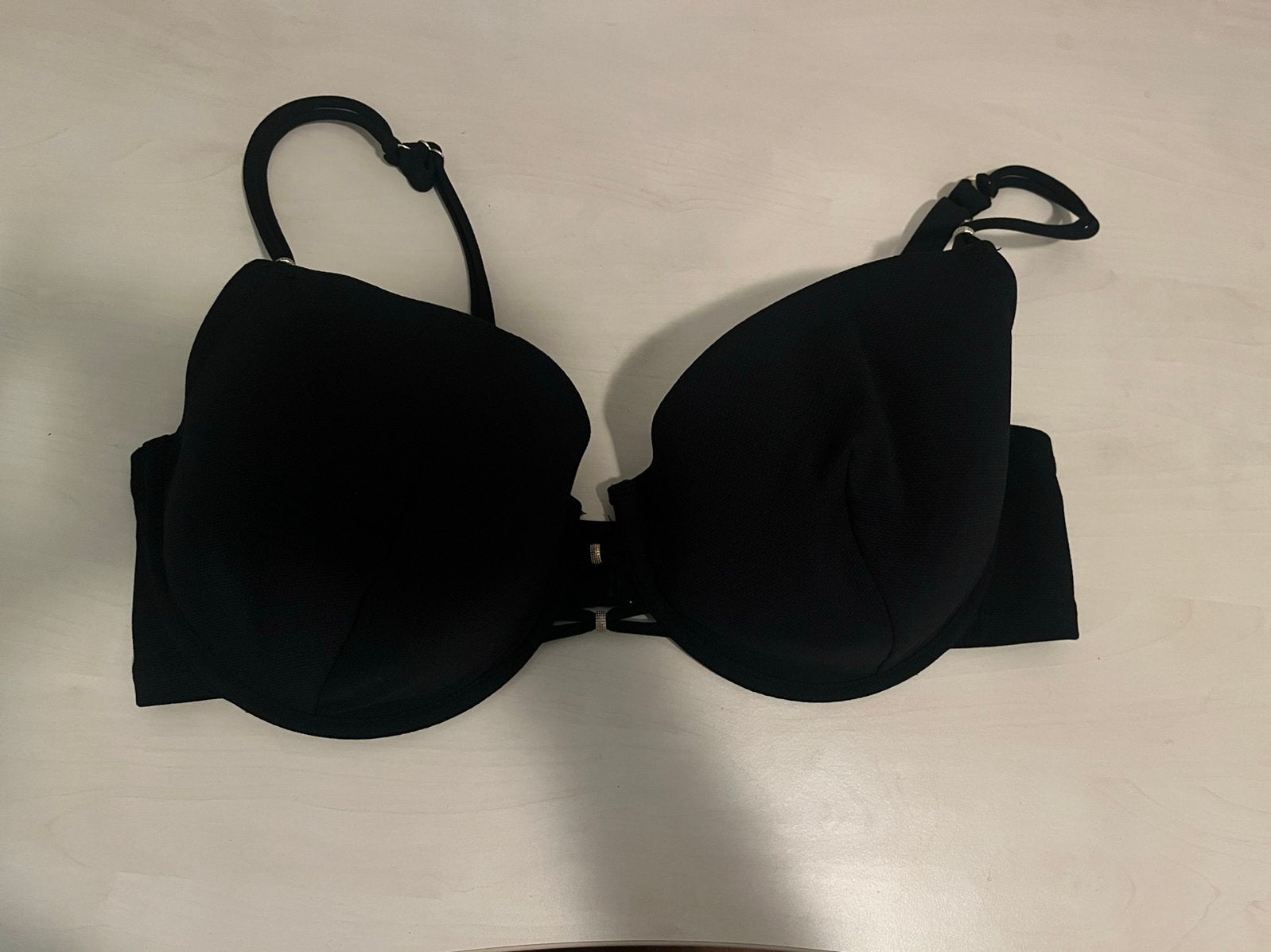 Hunkemoller bikinitop maat 85F, Kleding | Dames, Ophalen of Verzenden, Zo goed als nieuw, Zwart, Bikini